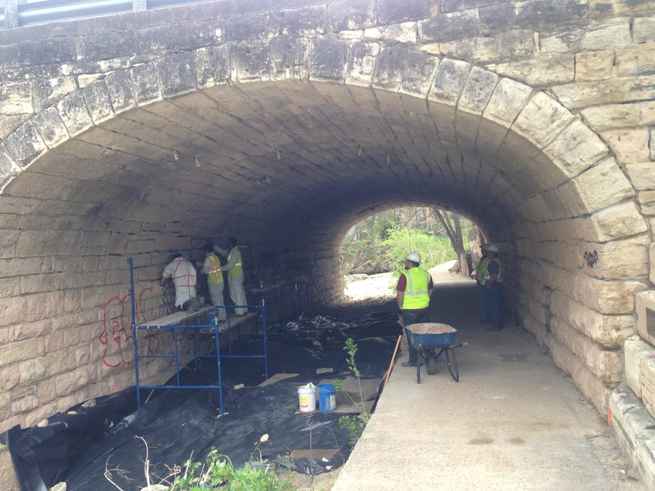 Exclusion of 6th St Bridge over Shoal Creek 